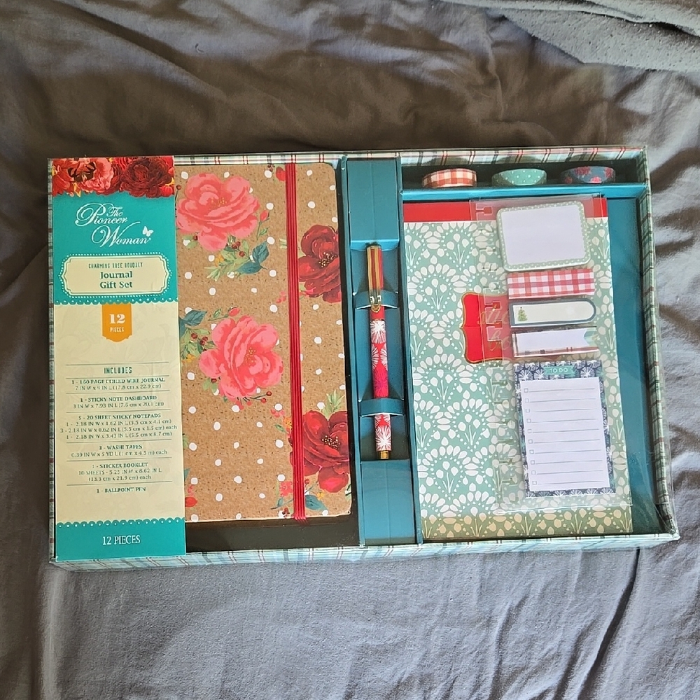 The Pioneer Woman Red and Blue Notebook Set for Office
